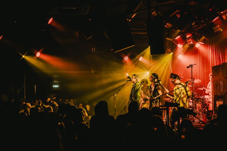 Selve performing live at The Gov in Adelaide 